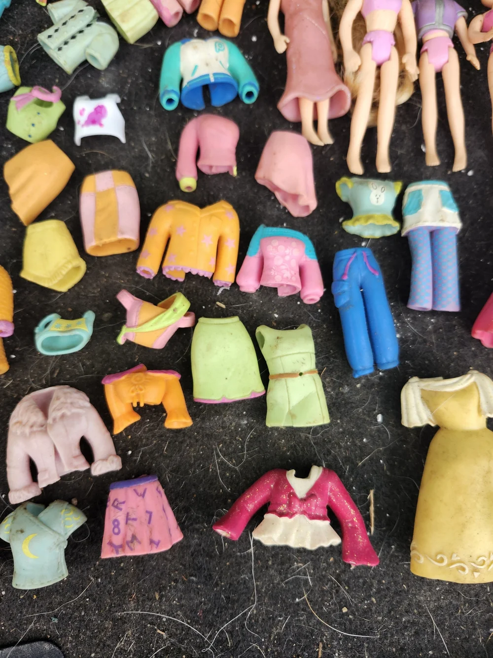 Lot Of 19 Vintage Polly Pocket Dolls & Over 75 Accessories